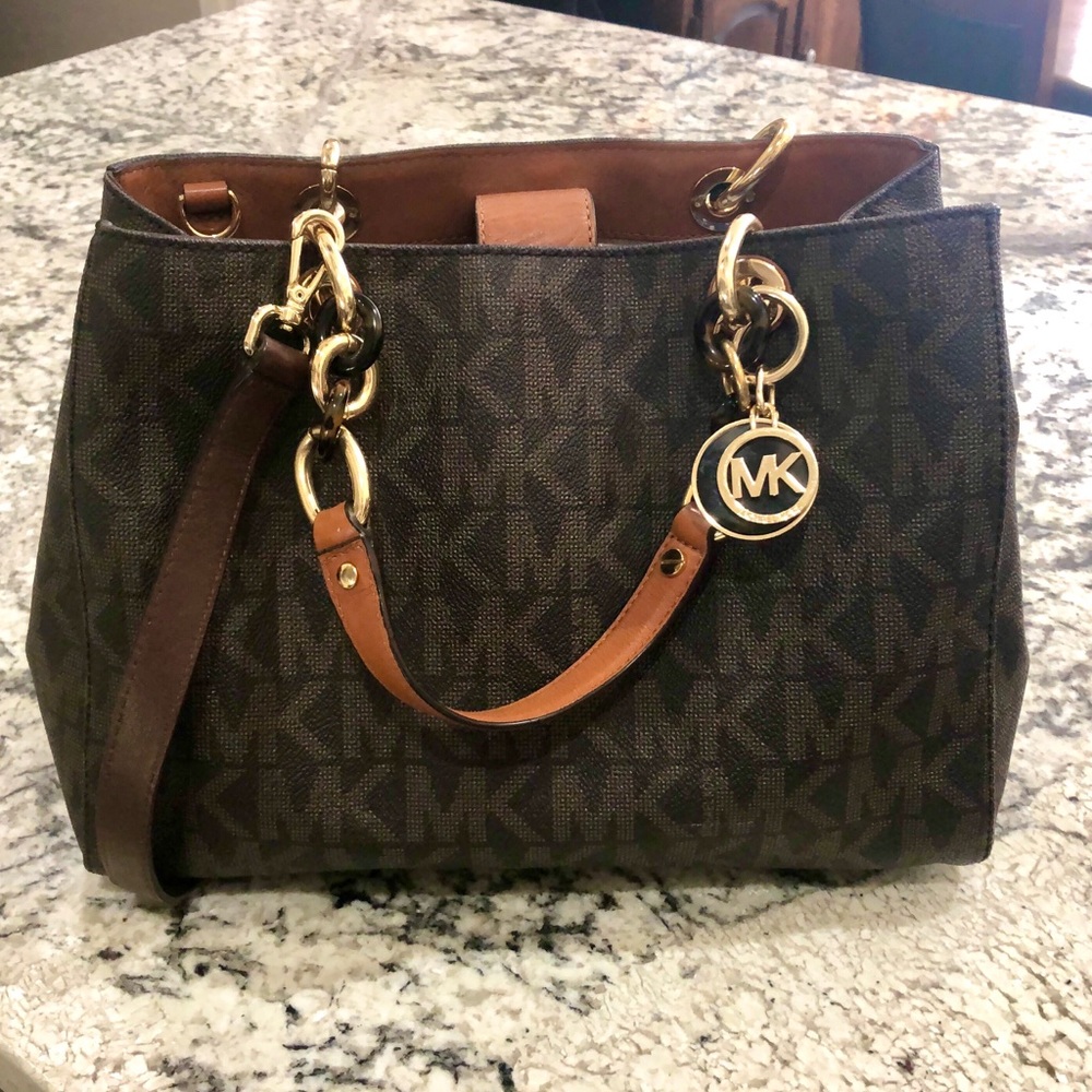 Michael Kors Signature Logo Cynthia Medium Satchel